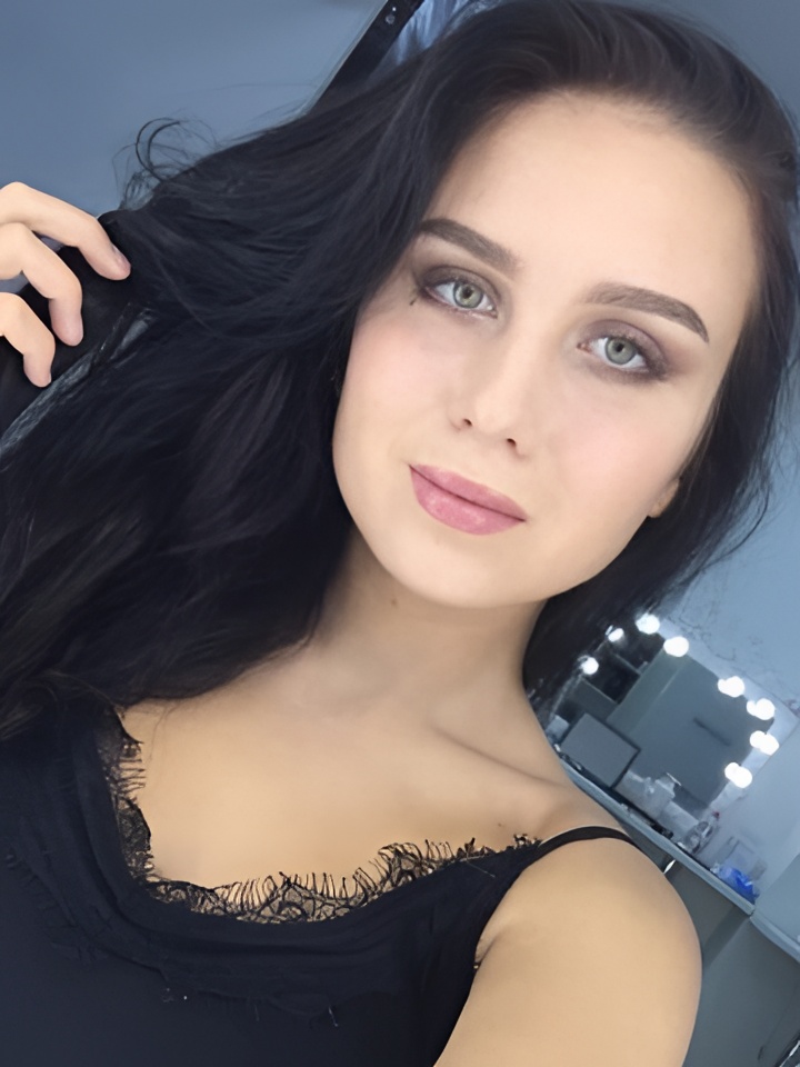 Дина привлекательная девушка из Лесосибирска цена от 3000 руб