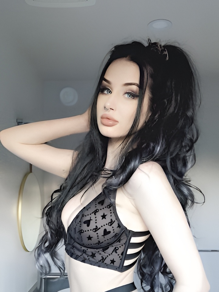 Снежанна привлекательная девушка из Лесосибирска цена от 3000 руб