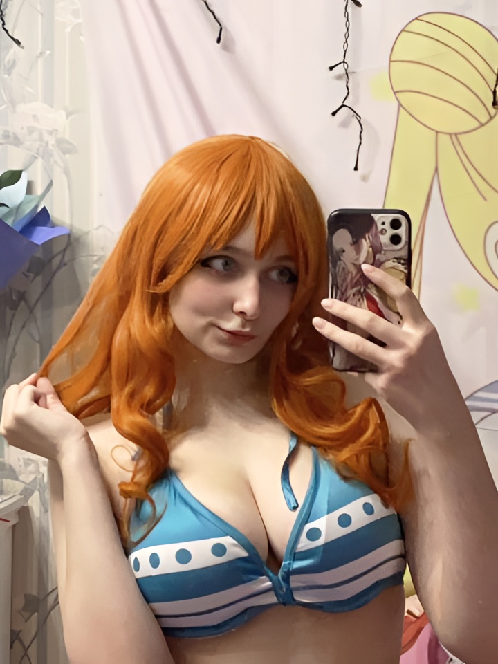 Юстина привлекательная девушка из Лесосибирска цена от 2000 руб