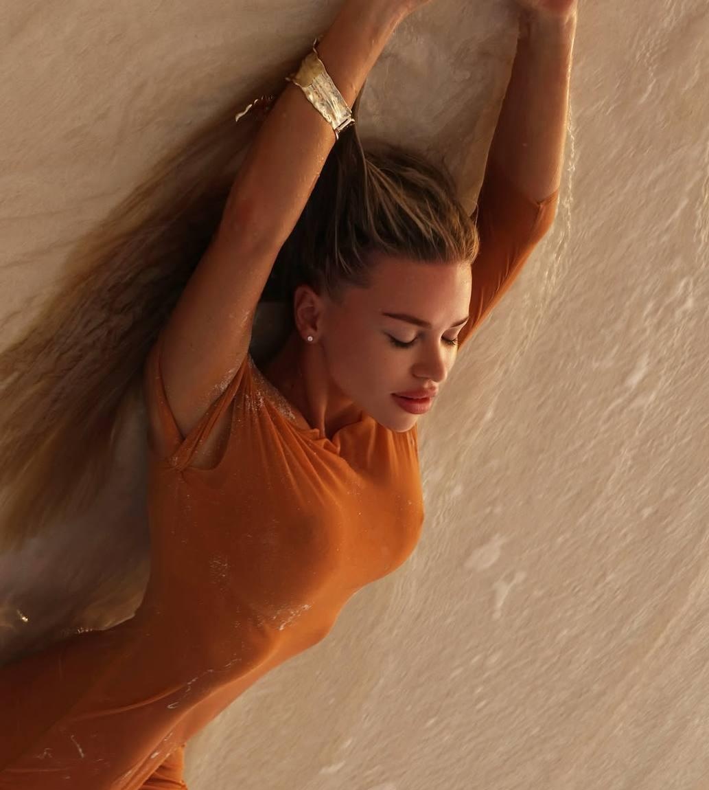 Настена привлекательная девушка из Лесосибирска цена от 6000 руб