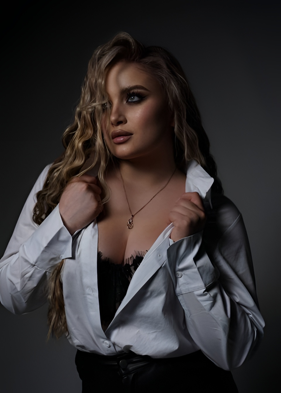 Алиса привлекательная девушка из Лесосибирска цена от 6000 руб